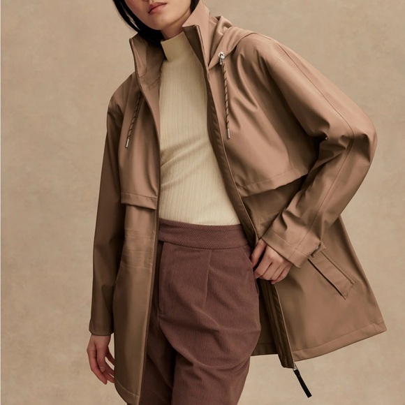 Varley Jackets & Blazers - NWT Varley Alyssa Rain Jacket. Ash taupe.